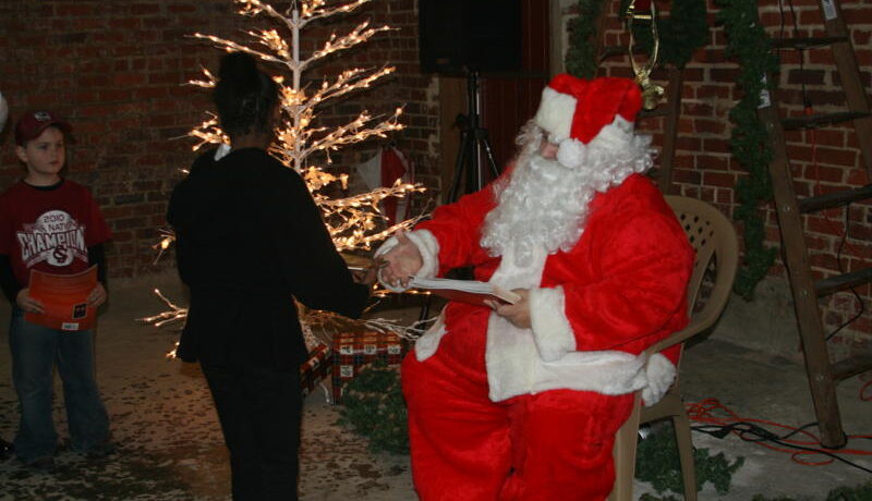 Johnston Kicks Off Christmas Season with Tree Lighting on December 1